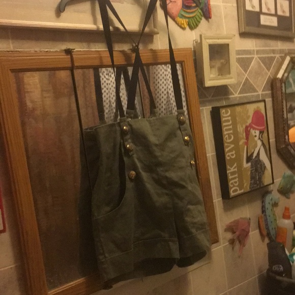 Short overall - Picture 1 of 6